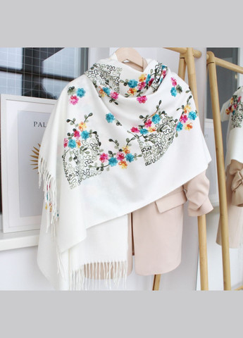 Кашемировый шарф с шелковой вышивкой "Магия природы" в молочном цвете 134004 Cashmere (325878571)