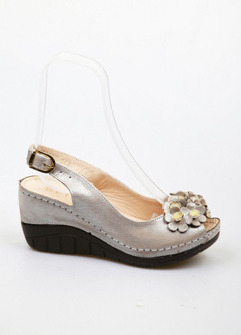 Бежевые босоножки Mtp