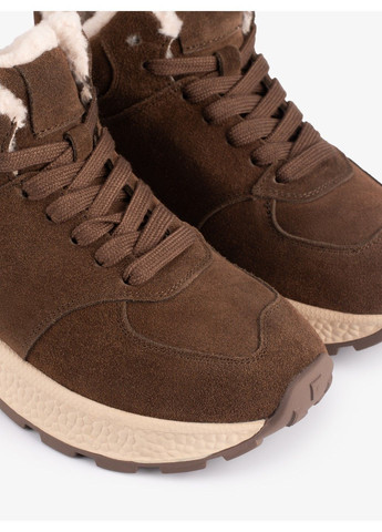 Осенние женские ботинки на низком ходу 1101710 Buts из натуральной замши