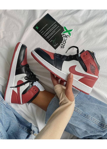 Черные демисезонные кроссовки мужские nike air jordan 1 retro mid se black dark beetroot найк аир джордан No Brand