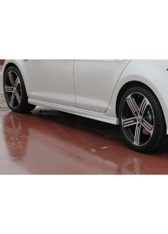 Бокові пороги DPT V-6 (чорний глянець) для Golf 7/E-Golf 2012-2020 рр Volkswagen (391757846)