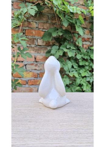 Декоративная керамическая статуэтка Зайчик Гармоника с цветами бусами No Brand (362669750)