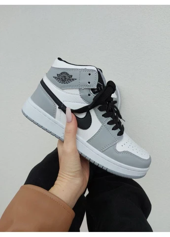 Серые демисезонные кроссовки мужские nike air jordan 1 retro smoke grey найк аир джордан серые No Brand