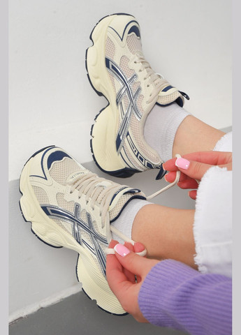 Молочные демисезонные кроссовки женские молочного цвета на шнуровке Let's Shop