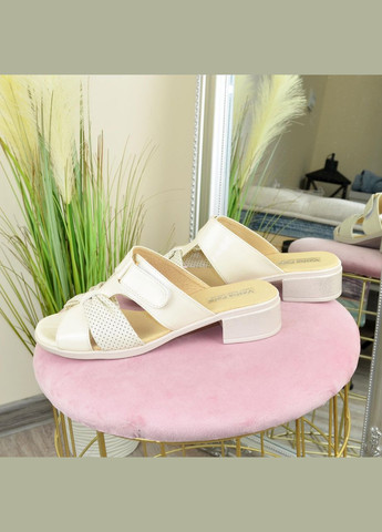 Бежевые бежевые женские шлепанцы на невысоком каблуке. 38 размер Vasha para