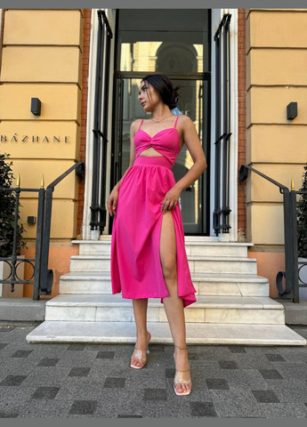 Малиновое красивое летнее платье без рукава с открытым декольте,малиновое платье-миди с разрезом от бедра из качественного софта No Brand однотонное