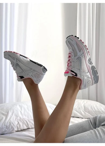 Сірі кросівки чоловічі nike zoom vomero 5 silver pink найк зум вомеро 5 сірі демісезон No Brand