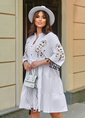 Білий повсякденний сукня декорована вишивкою і китицями Україна однотонна
