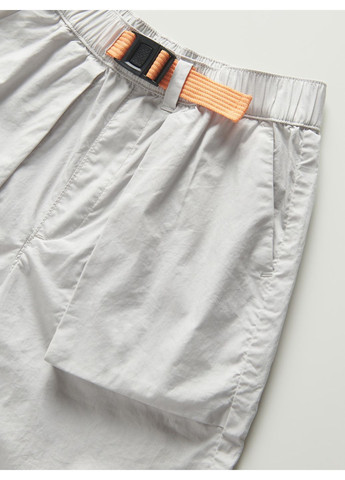 Бесцветные демисезонные брюки Reserved