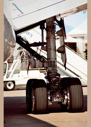 Сборная модель Самолет Airbus A380 Первый полет уровень 5 масштаб 1:144 (RVL-04218) Revell _04218 (315402980)