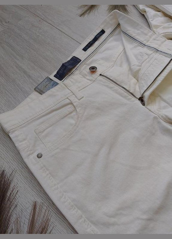 Чоловічі молочні джинси звуженого крою Angelo Litrico (294821607)