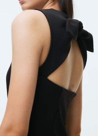 Черное праздничный платье H&M однотонное