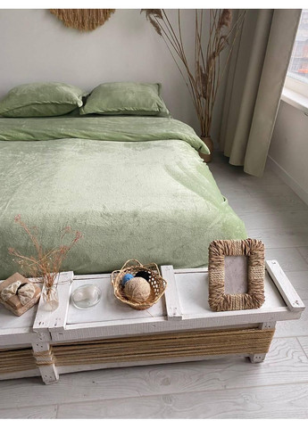 Постельное белье с резинкой Светло, плюш Двуспальный размер, наволочки 70/70 No Brand (363195371)