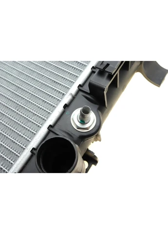 Радіатор охолодження двигуна MERCEDES ML230 98- (вир-во ) 55334 NRF (367032906)
