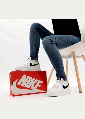 Кросівки зимові жіночі і чоловічі Nike Air Force 1 mini swoosh winter low white fur | Найк Аір Форс 1 низькі білі з хутром No Brand білі зими (309006020)