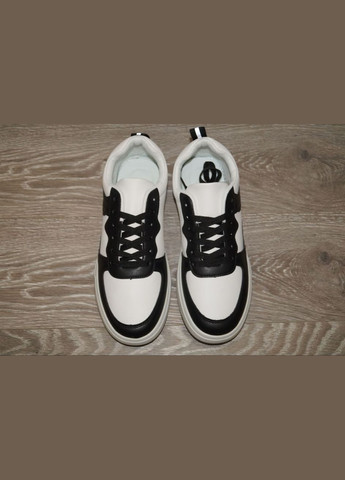 Чорно-білі Осінні кросівки чоловічі чорні з білим SWIN SHOES