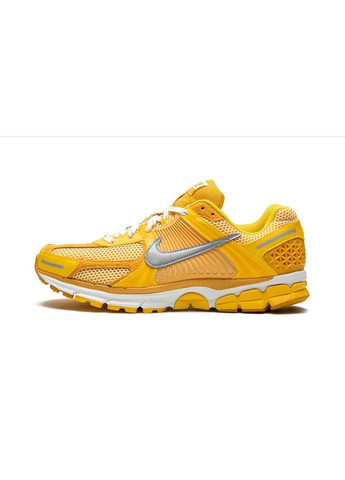Оранжевые кроссовки мужские zoom vomero 5 orange Nike
