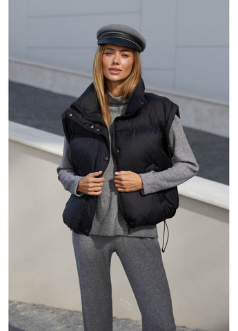 Чорна зимня куртка-жилет 2210.6138 Seventeen