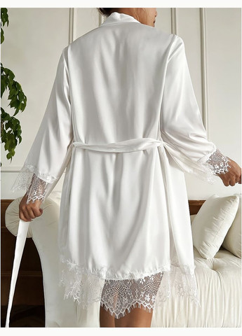 Біла всесезон домашній комплект (мереживний топ + шорти + халат) топ + шорти Ghazel