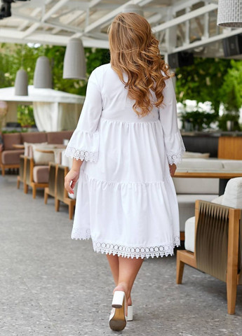 Белое повседневный платье обшито кружевом No Brand однотонное