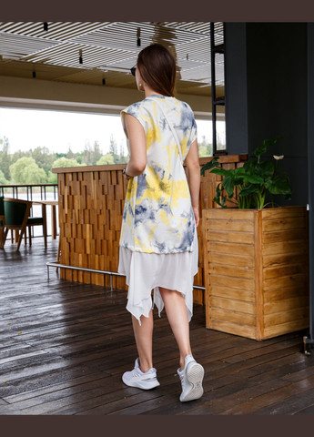 Молочна спортивна плаття-туніка з ассиметрична з жовтим візерунком InRed з абстрактним візерунком