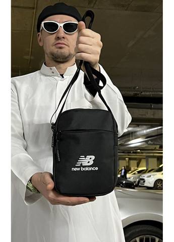 Компактна барсетка чоловіча - чорна сумка на ремені. No Brand (365592429)