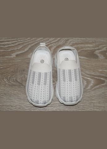 Белые демисезонные кроссовки текстильные детские белые М.Мичи