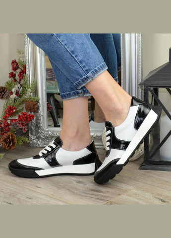 Кроссовки кожаные женские на шнуровке. Цвет черный, белый. 40 размер Vasha para чёрно-белые демисезоны (303931901)