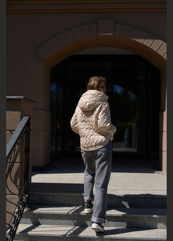 Бежевая демисезонная куртка MN