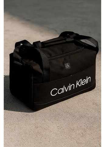 Об'ємна спортивна сумка стильна практична вологостійка для фітнесу тренувань містка зручна No Brand (369327965)