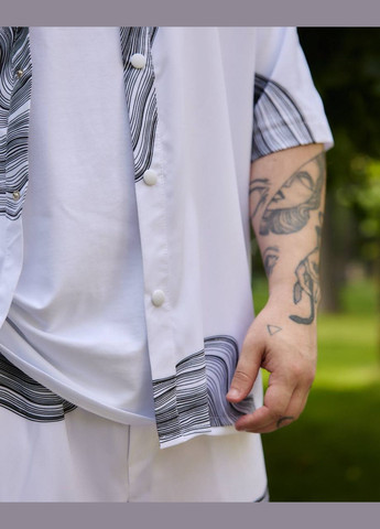 Белый летний трендовый летний костюм с принтом с шортами, с рубашкой No Brand