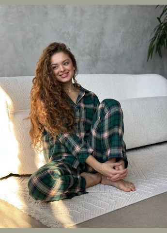 Зелена жіноча красива піжама зеленого кольору в клітку No Brand