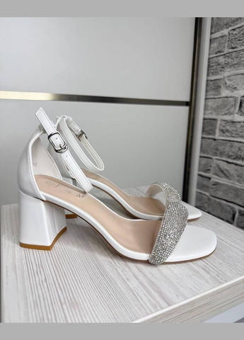 Стильні жіночі босоніжки No Brand (336827887)