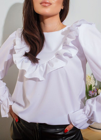 Біла вишукана легка літня вільна блузка з довгими рукавами ліхтарик та рюшами Tik-Tak