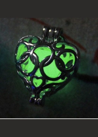 Светящийся кулон Горящее сердце, зеленый на шнурке No Brand (276328603)