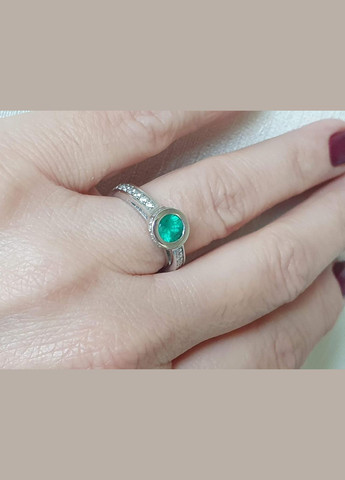 Золоте кільце з діамантами і смарагдом. 1КИ11361 Iris (333337538)