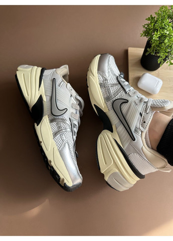 КРОССОВКИ ЖЕНСКИЕ NIKE RUNTEKK WHITE METALIC SILVER НАЙК В2К РАНТЕКК No Brand белые демисезоны (368883744)
