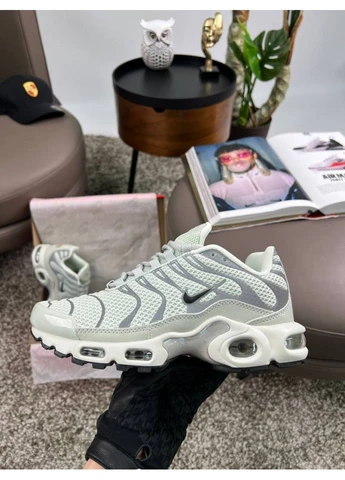 Кросівки White Reflective (Розмір ) No Brand Air Max Plus сірі (378647510)