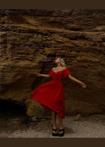 Червона повсякденний бавовняна легка сукня Adelante однотонна