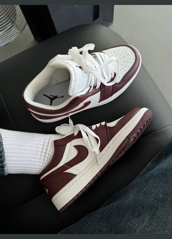 Кроссовки женские и мужские Nike Air Jordan 1 Retro Low bordo white | Найк Аир Джордан 1 Ретро низкие бордовые белые No Brand бордовые демисезоны (316091174)