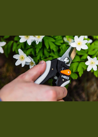 Секатор плоскостной, d реза 6мм, 210мм, 184г Neo Tools (314931421)