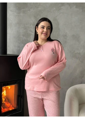 Рожева жіноча піжама plus size ніжно-рожева з довгим рукавом / жіноча домашня піжама plus size рожевого кольору з принтом / жіноча No Brand
