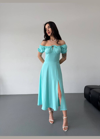 Бірюзова коктейльна сукня міді з відкритими плечима MonCher