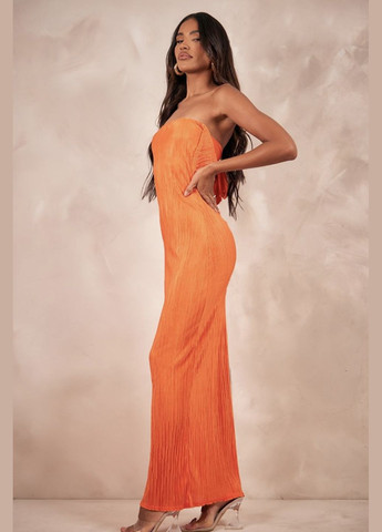 Оранжевое платье PrettyLittleThing