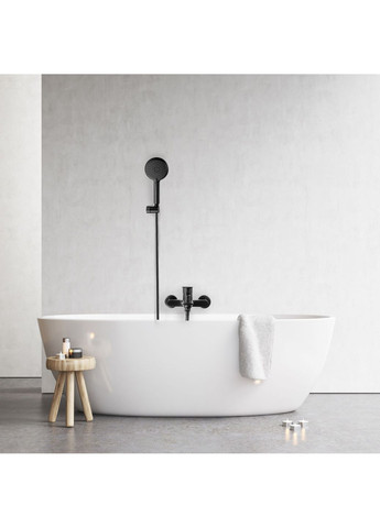 Смеситель для ванны и душа MAYSON BLACK черный настенный с изливом Rea (353495555)