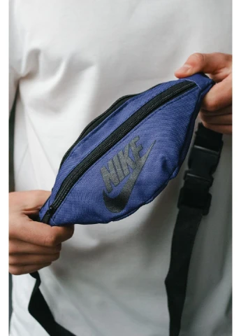 Сумка на пояс бананка Nike синяя черная лого арка через плечо нагрудная женская мужская модная качественная повседневная тренд No Brand (401852688)