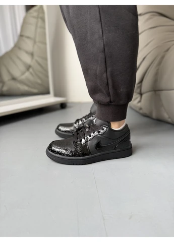 Чорні літні кросівки nike 1 low patent elephant black найк аір ретро No Brand