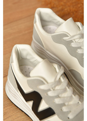 Кросівки жіночі біло-сірого кольору на шнурівці Let's Shop білі демісезони (362475613)