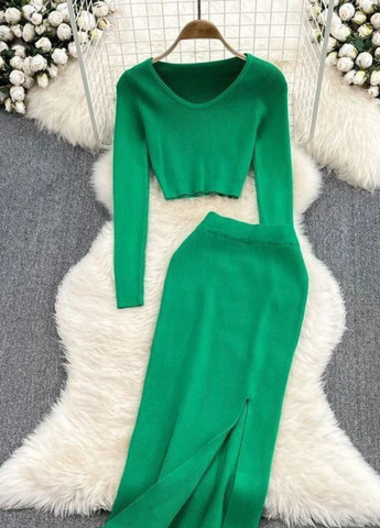 Костюм двойка в рубчик с укороченной кофтой и длинной юбкой с разрезом Україна (322932191)