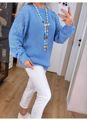 Блакитний демісезонний жіночий светр з ажурними рукавами джемпер No Brand